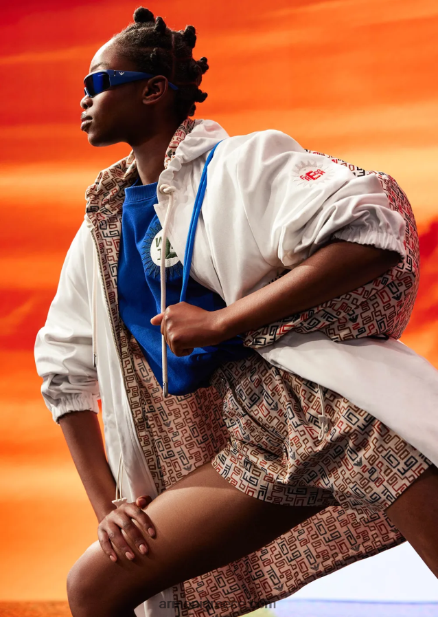 γυναίκες Armani βιώσιμη συλλογή αναστρέψιμο βιολογικό πάρκο με κουκούλα και κορδόνι περίσφιξης 4046R6248 γαλακτώδες λευκό