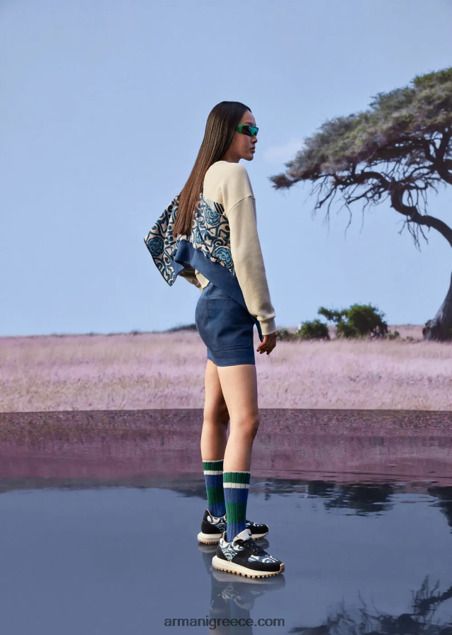 γυναίκες Armani Φούτερ βιώσιμης συλλογής μαλακό από οργανικό βαμβάκι με στάμπα μεγάλου μεγέθους 4046R6424 μπεζ