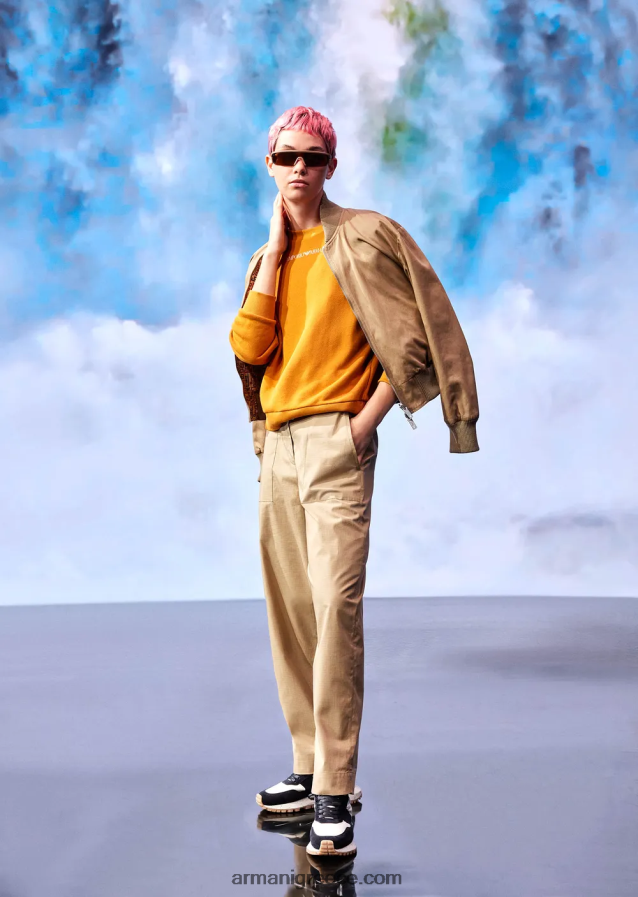 γυναίκες Armani Φούτερ βιώσιμης συλλογής μαλακό από οργανικό βαμβάκι με στάμπα μεγάλου μεγέθους 4046R6425 πορτοκάλι