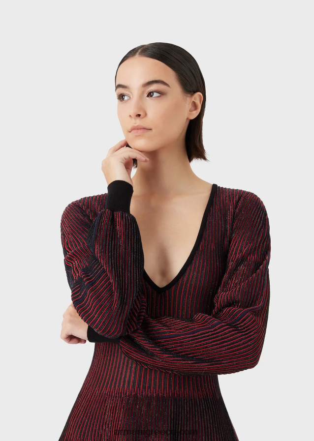 γυναίκες Armani Φόρεμα με λαιμόκοψη σε όλο πλισέ σχέδιο 4046R6108 πρότυπο