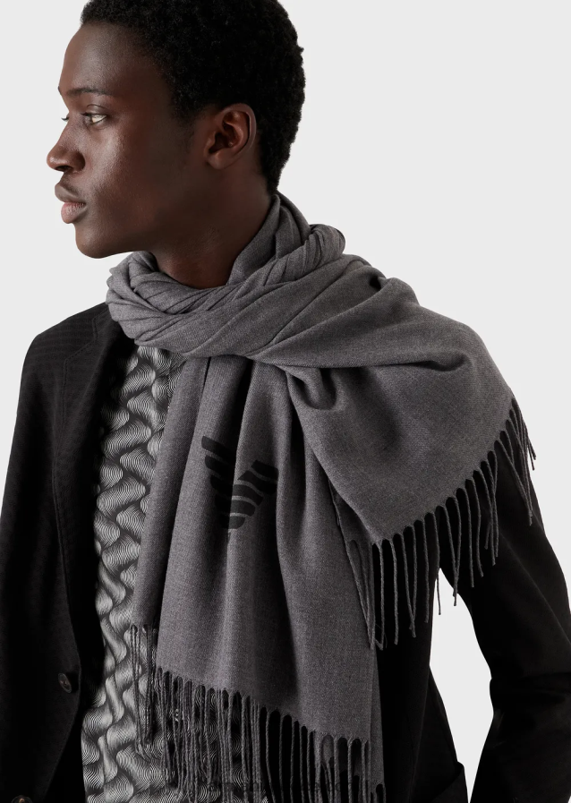 άνδρες Armani κασκόλ με κρόσσια με στάμπα αετού 4046R62126 ανοιχτό γκρι