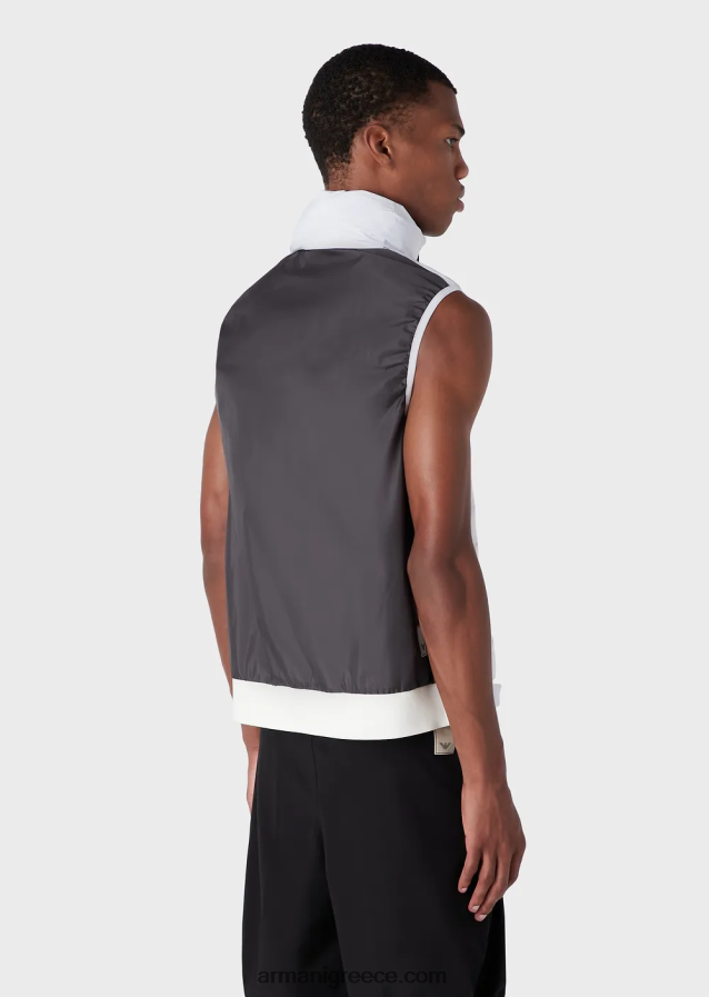 άνδρες Armani Απαραίτητα για ταξίδια αδιάβροχο καπιτονέ ανακυκλωμένο νάιλον αμάνικο μπουφάν με φερμουάρ 4046R61308 άσπρο