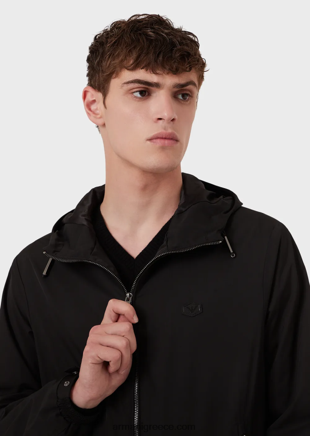 άνδρες Armani υδατοαπωθητικό νάιλον μπλούζον με κουκούλα και έμπλαστρο με λογότυπο 4046R61342 μαύρος