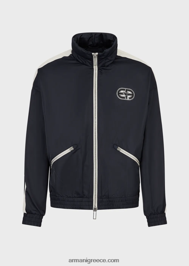 άνδρες Armani μπλούζον με φερμουάρ, με κουκούλα από ανακυκλωμένο νάιλον με ea patch και ρίγες 4046R61315 ναυτικό μπλε