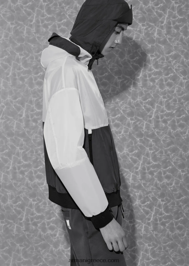 άνδρες Armani Ταξιδιωτικά είδη πρώτης ανάγκης ripstop νάιλον μπλούζα με κουκούλα με πεντακάθαρη αίσθηση 4046R61306 άσπρο