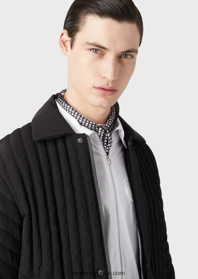 άνδρες Armani υδατοαπωθητικό πουπουλένιο μπουφάν από καπιτονέ ανακυκλωμένο ripstop νάιλον 4046R61311 μαύρος