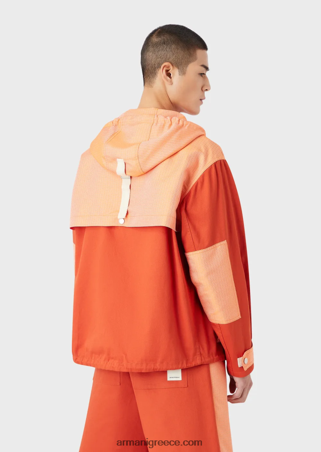 άνδρες Armani βιώσιμη συλλογή οργανικό twill και ανακυκλωμένο ripstop μπλούζον με κουκούλα 4046R61351 το κόκκινο