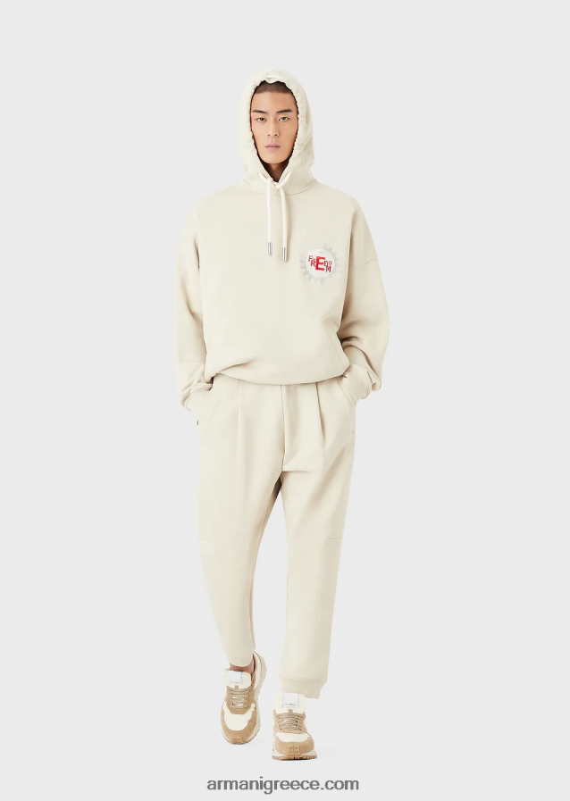 άνδρες Armani Φούτερ βιώσιμης συλλογής με κουκούλα με μπάλωμα από βιολογικό βαμβάκι από δέρμα ροδακινί 4046R61433 μπεζ