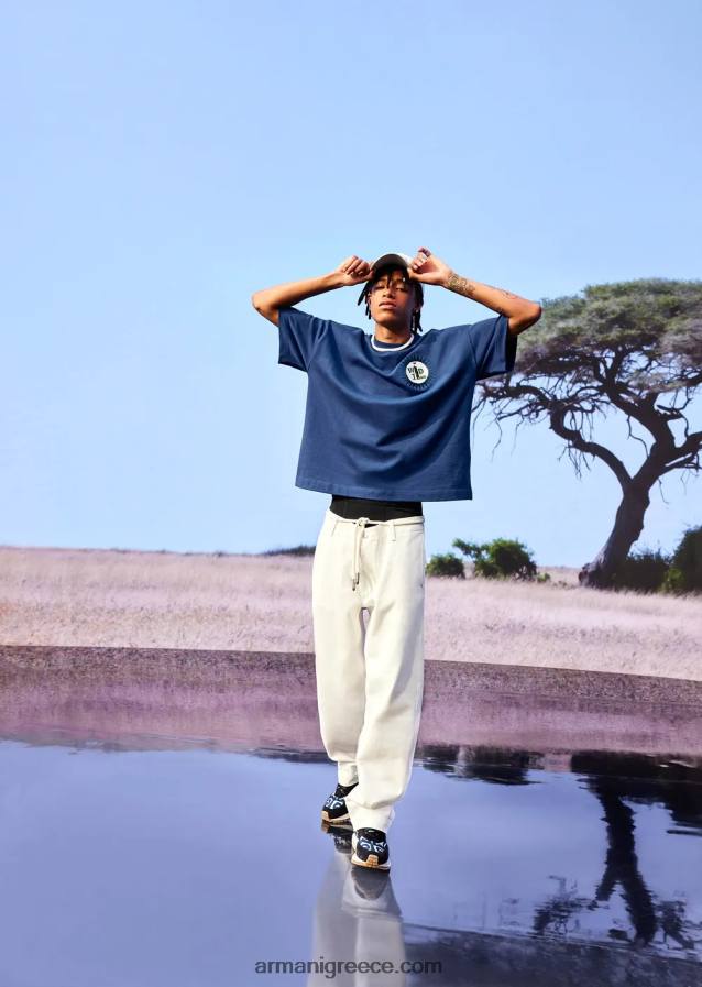 άνδρες Armani βιώσιμη συλλογή βιολογικό αμερικάνικο μπλουζάκι με μπάλωμα 4046R61680 μπλε ηλεκτρικ