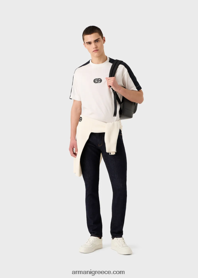 άνδρες Armani Μπλουζάκι ζέρσεϊ από μείγμα tencel με ea patch και ρίγες 4046R61688 ναυτικό μπλε