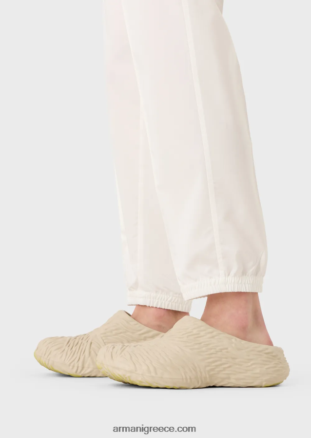 άνδρες Armani παντελόνι με κορδόνια από ελαφρύ σατέν lyocell 4046R61475 άσπρο