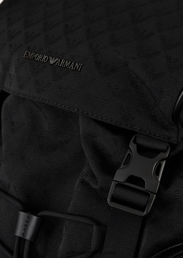 άνδρες Armani νάιλον σακίδιο πεζοπορίας με ζακάρ αετό παντού 4046R61958 μαύρος