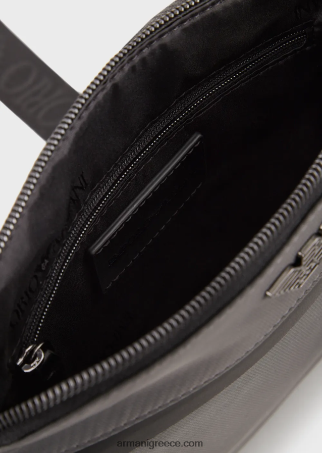 άνδρες Armani επίπεδη, ανακυκλωμένη νάιλον τσάντα ώμου 4046R61973 σκούρο γκρίζο
