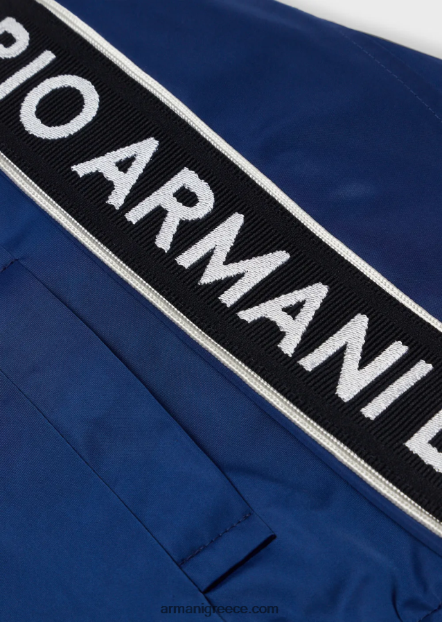 αγόρι Armani Μπλούζον από νάιλον ανακυκλωμένο, αδιάβροχο με κουκούλα και ταινία λογότυπου 4046R62460 μπλε ηλεκτρικ