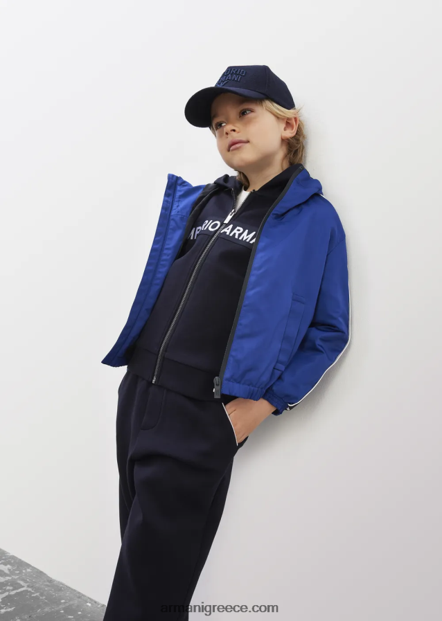 αγόρι Armani Μπλούζον από νάιλον ανακυκλωμένο, αδιάβροχο με κουκούλα και ταινία λογότυπου 4046R62460 μπλε ηλεκτρικ